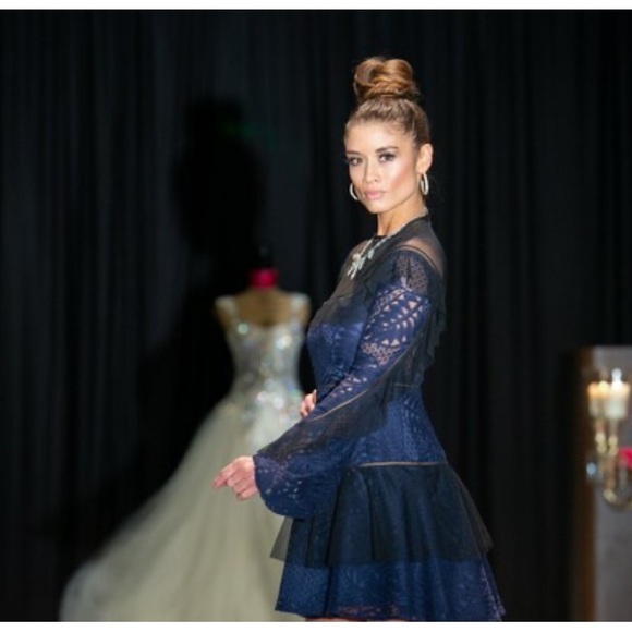 Lucia’s Sarto ♍️ dress navy blue lace black ruffle medium - Picture 8 of 16